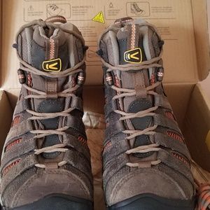 KEEN Utility Women's Flint Mid Work Shoe 9.5M